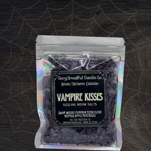 Vampire Kisses Salt Crystals Damp Wood Pumpkin Clove Nutmeg Apple Patchouli Mini